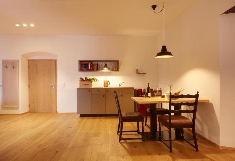 فندق Historic Guesthouse Bircher B&b Apartments By Sterzing