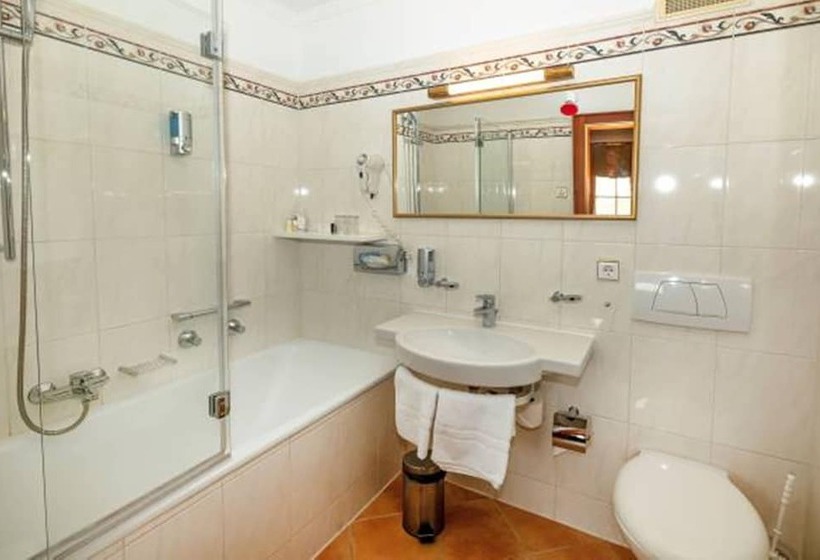 Schloss Hotel Wasserburg