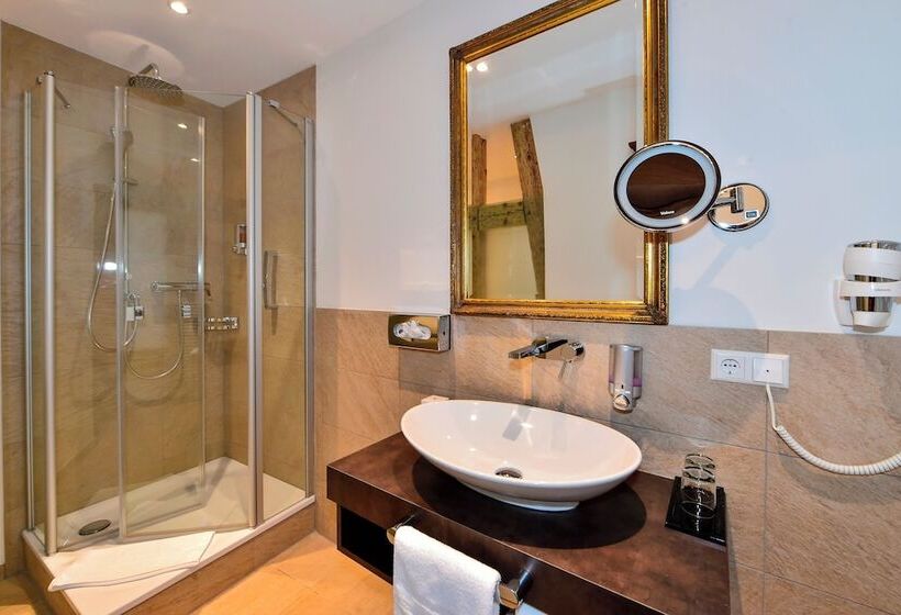 Schloss Hotel Wasserburg