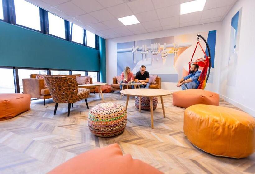 ホテル The People Le Havre