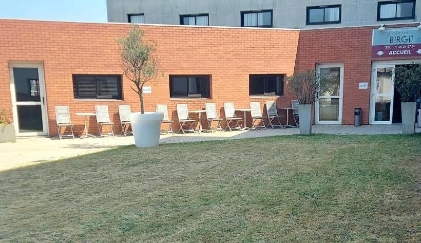 בית מלון כפרי The People Le Havre