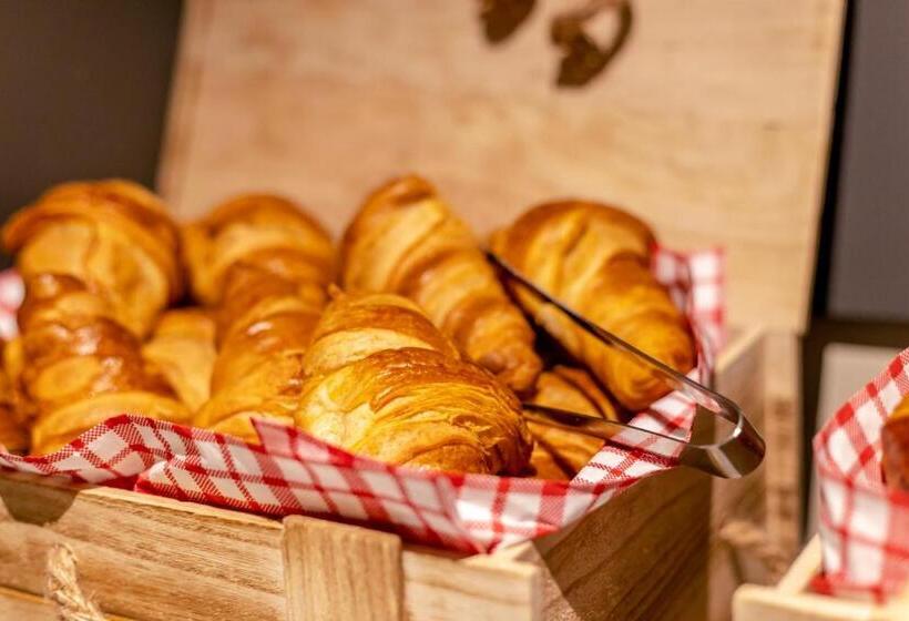 בית מלון כפרי The People Le Havre