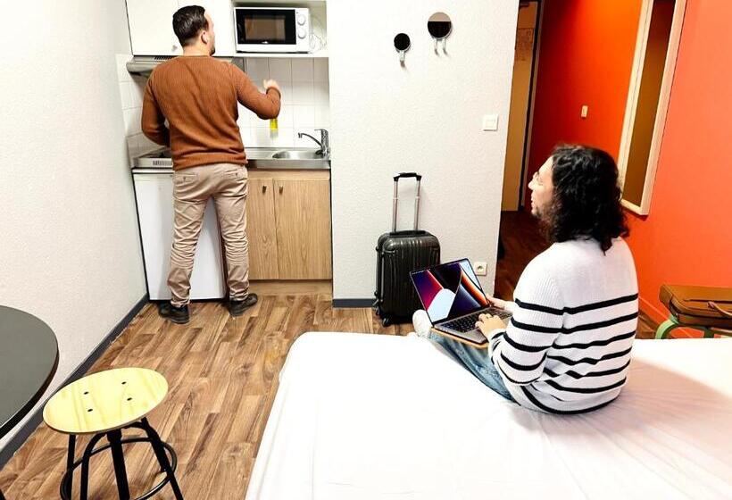 בית מלון כפרי The People Le Havre