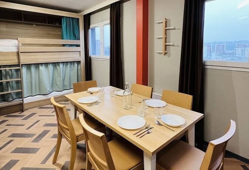 בית מלון כפרי The People Le Havre