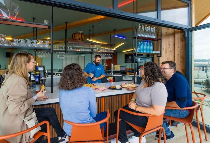 ホテル The People Le Havre