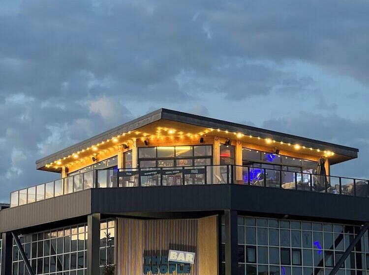 ホテル The People Le Havre