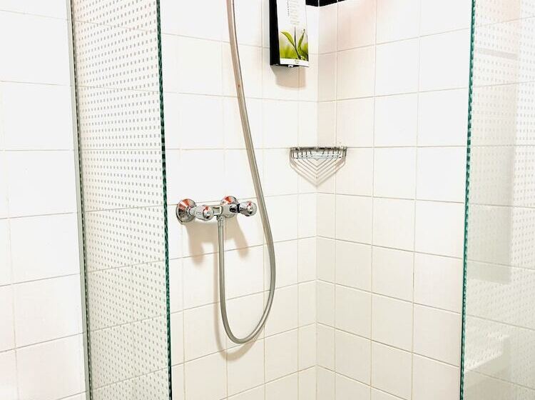 בית מלון כפרי The People Le Havre