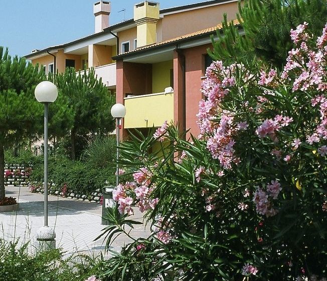 ホテル Tizé Village