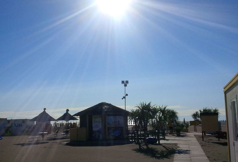 ホテル Tizé Village