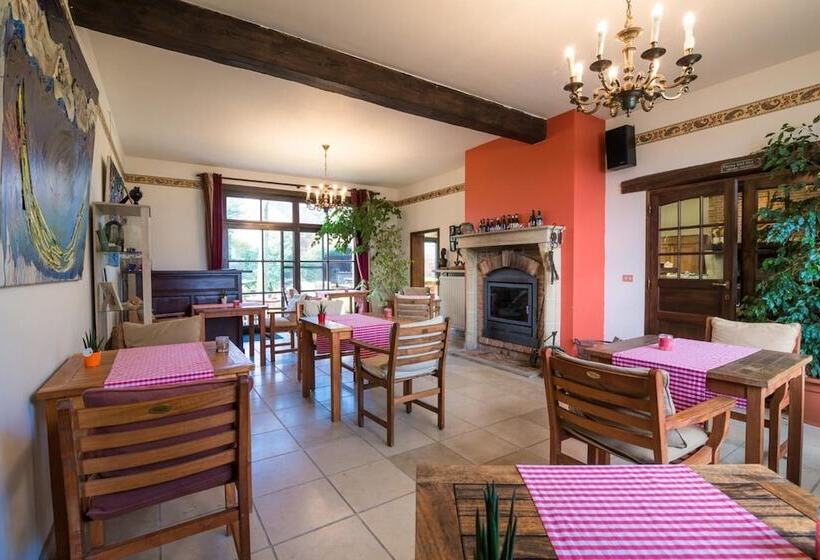 בית מלון כפרי Troopeird