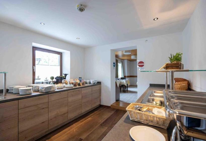 Отель Unterwirt