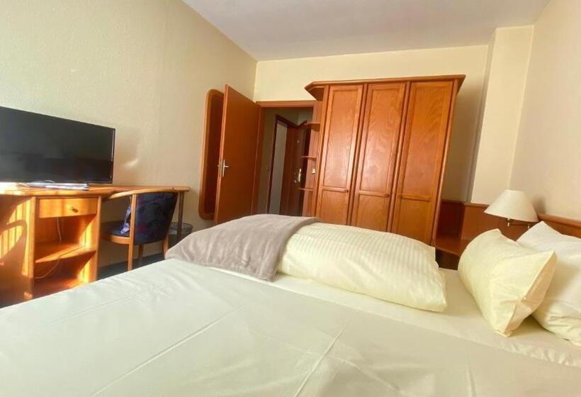 Отель Zur Stadt Cassel