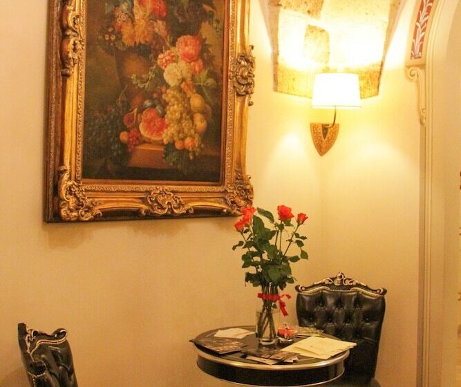 Kelina Charme Hotel By Cantine Due Palme