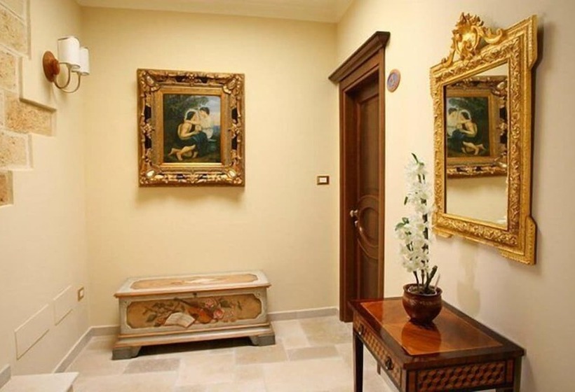 Kelina Charme Hotel By Cantine Due Palme