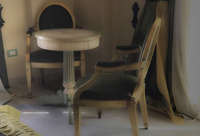 Kelina Charme Hotel By Cantine Due Palme