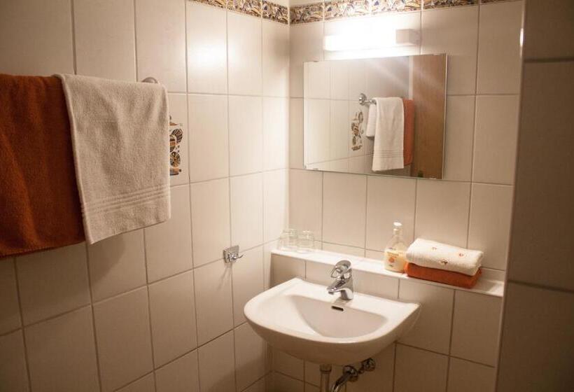 Пансион Landgasthof Zur Quelle