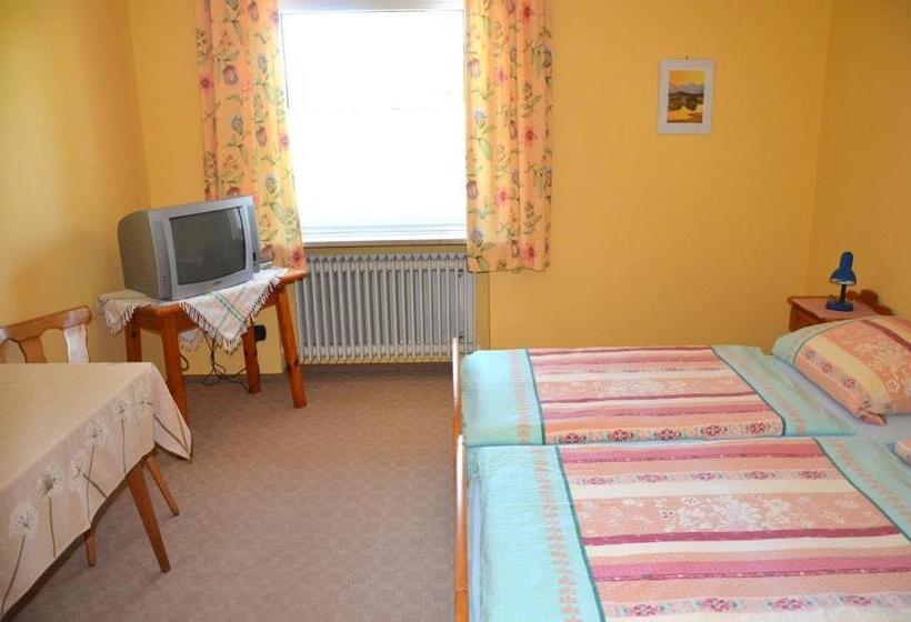 Пансион Landgasthof Zur Quelle