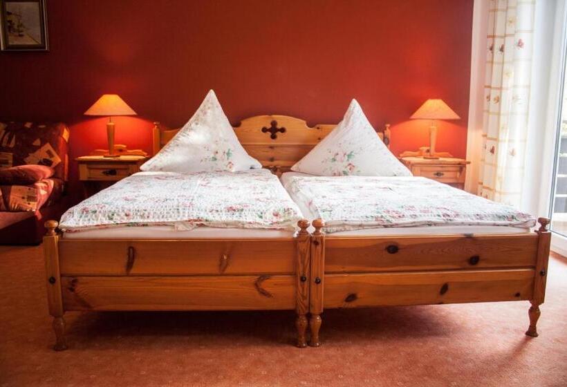 Пансион Landgasthof Zur Quelle