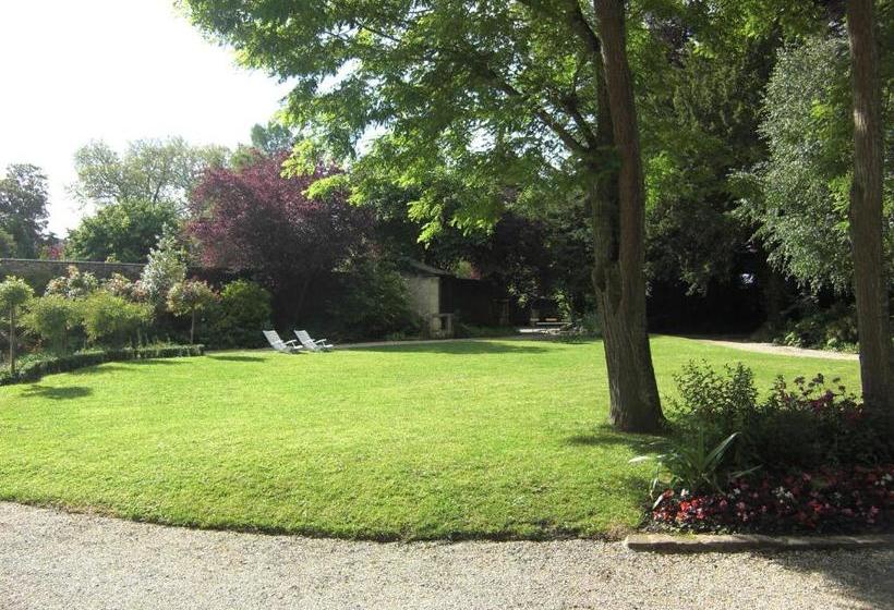 פנסיון Le Tardif, Noble Guesthouse