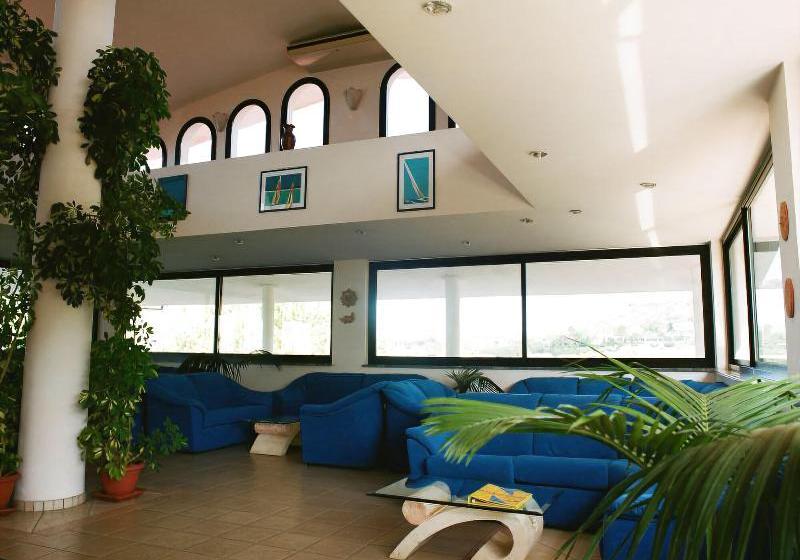 Резиденция Villaggio Pineta Petto Bianco