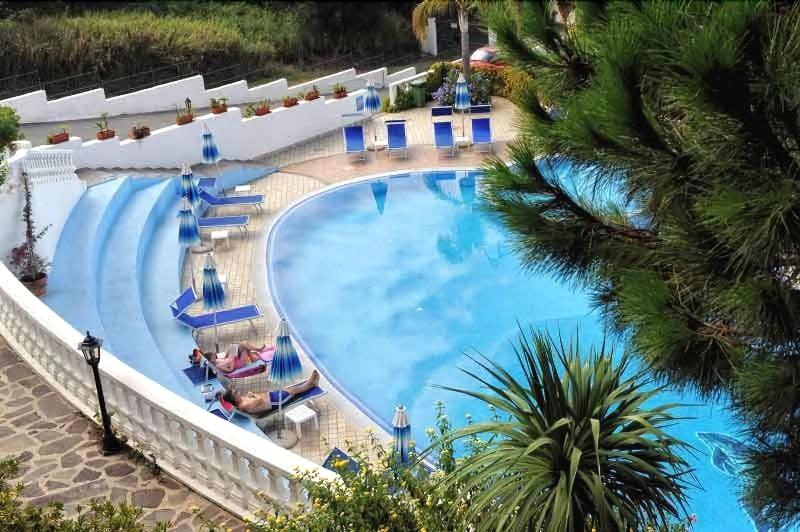 Резиденция Villaggio Pineta Petto Bianco