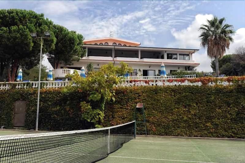 Резиденция Villaggio Pineta Petto Bianco