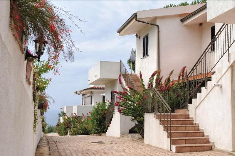 Резиденция Villaggio Pineta Petto Bianco