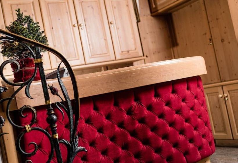 住所  Apartments & Suites Hotel Garden