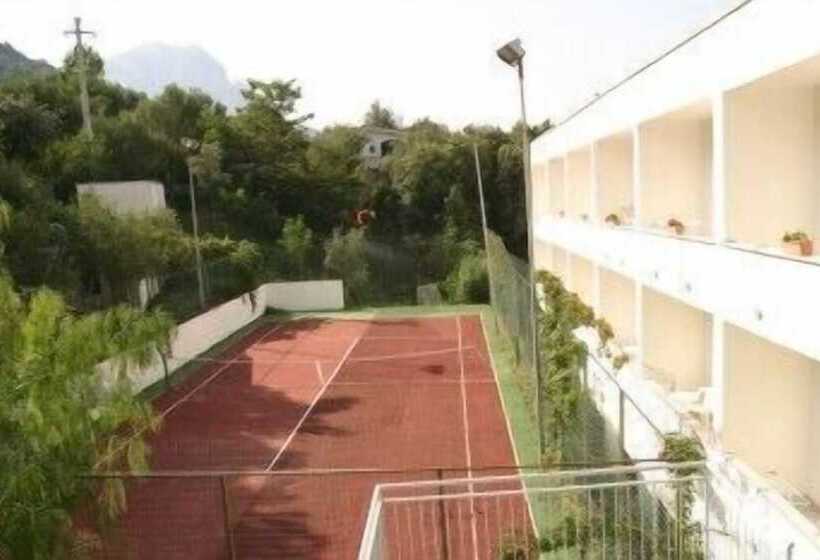 渡假胜地  Marcaneto