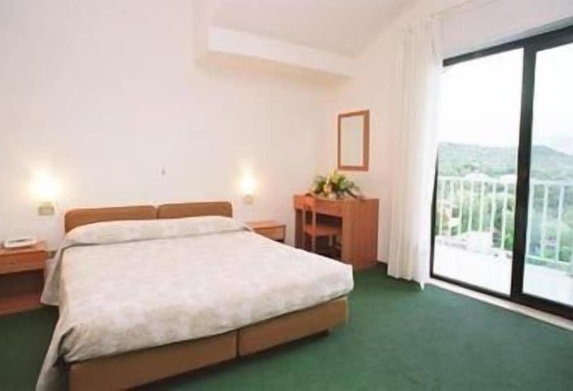 渡假胜地  Marcaneto