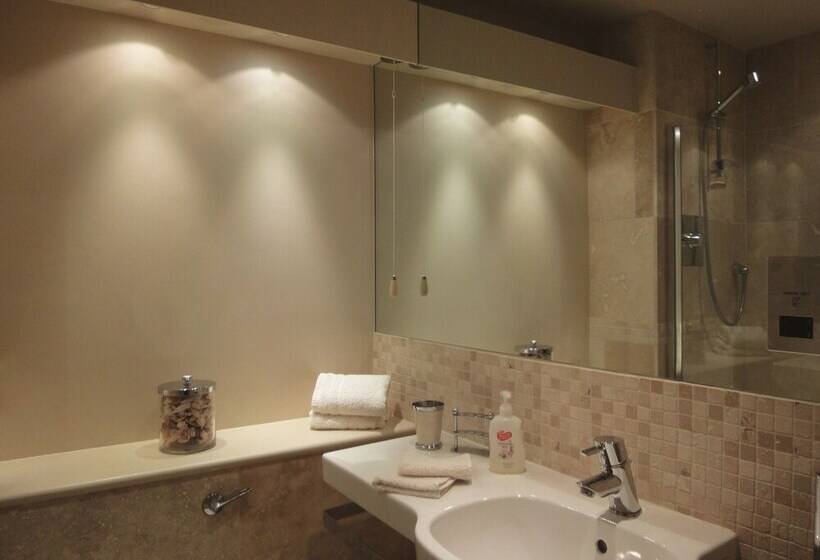 23 Burgh Island Causeway