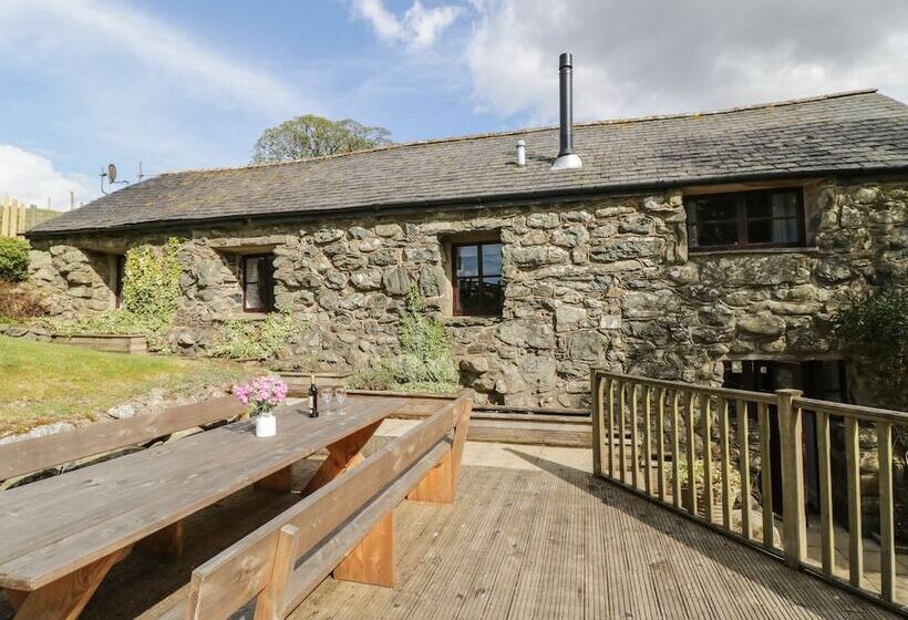 Cyffdy Cottage   Arenig