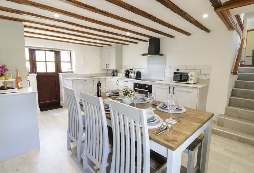 Cyffdy Cottage   Arenig