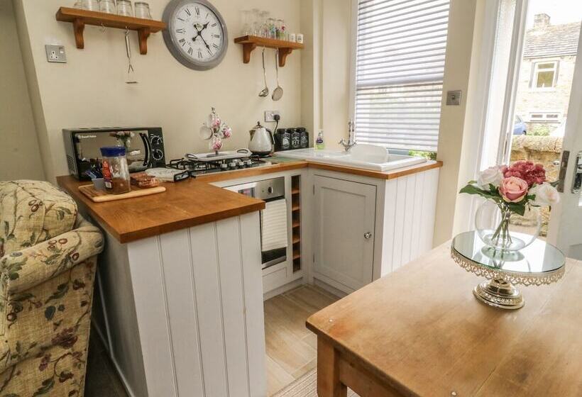 Daisy's Holiday Cottage