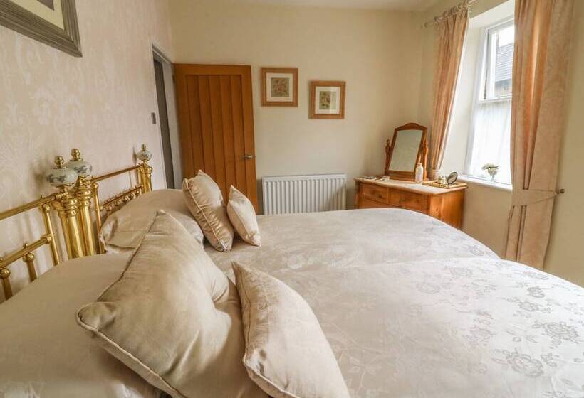 Daisy's Holiday Cottage