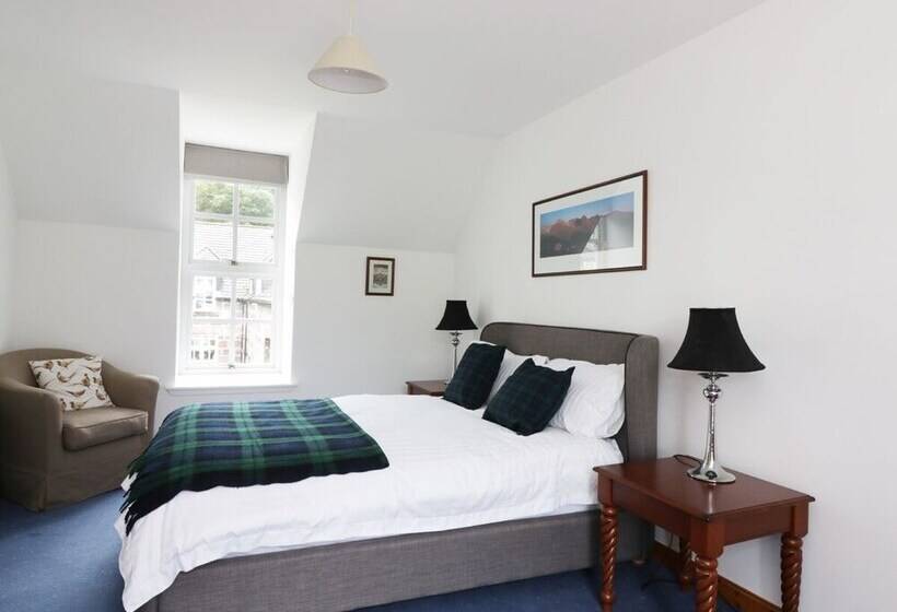 Dunnottar Woods House