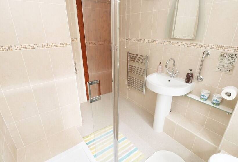 Emily's Retreat At The Great Barn