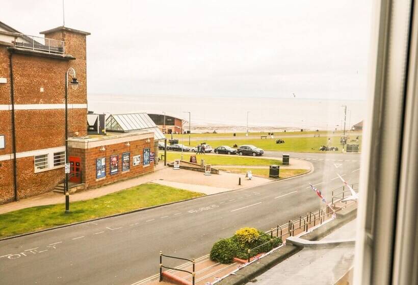 Flat 2, 4 St Edmund S Terrace