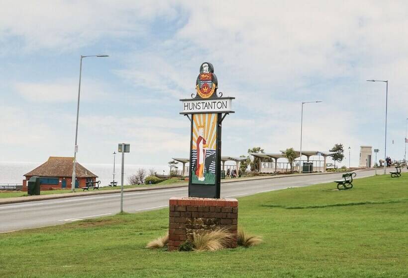 Flat 2, 4 St Edmund S Terrace