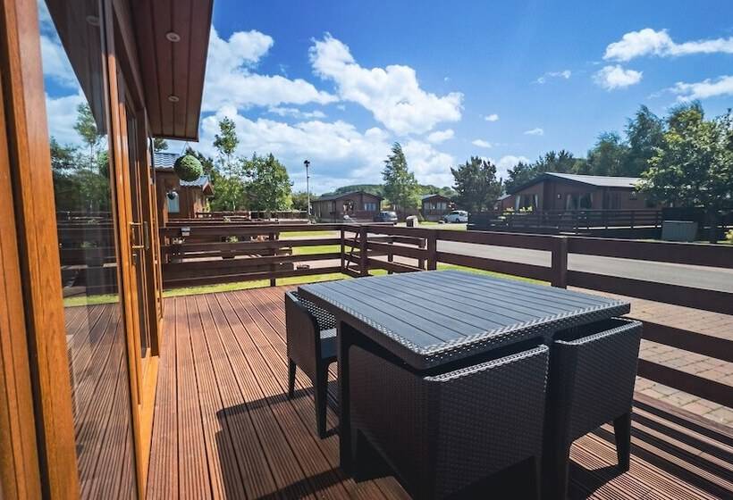 Отель Hazel Oaks