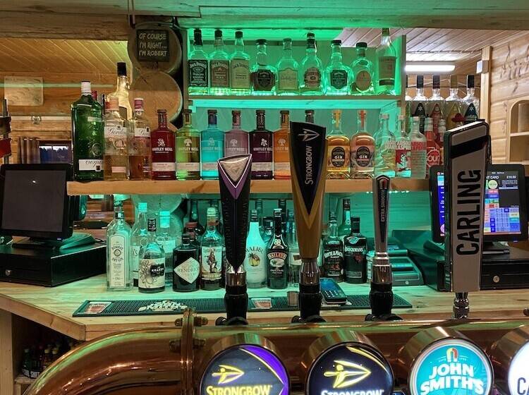 Отель Hazel Oaks