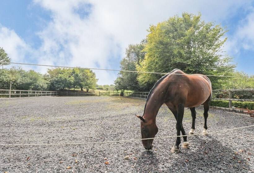 Manege Cottage