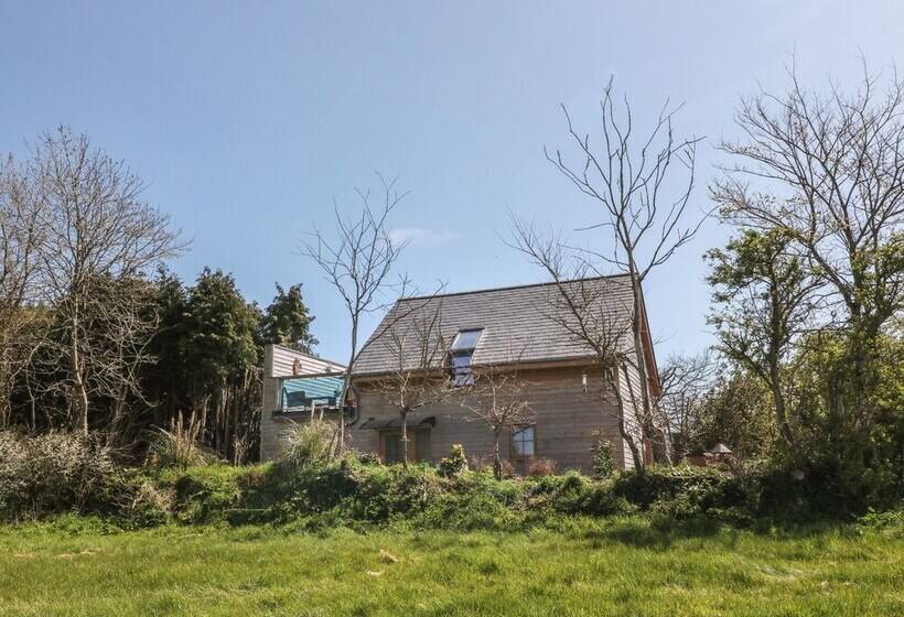 Northlands Country Cottage With Hot Tub