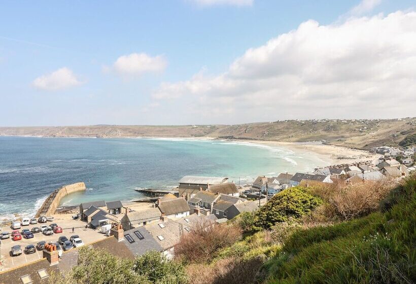 Sennen Heights