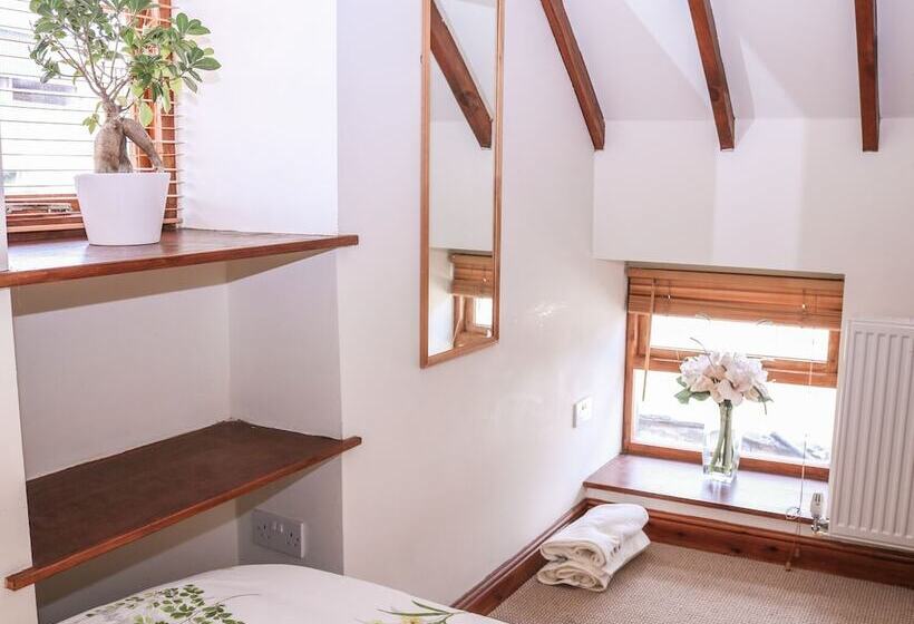 Shire Cottage At Top Butterley Farm