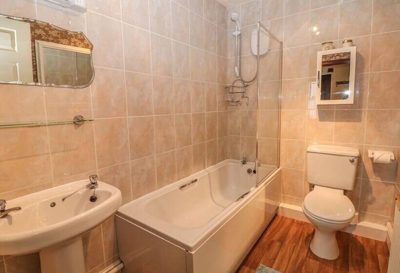 The Cottage At Moseley House Farm