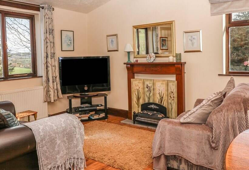 The Cottage At Moseley House Farm