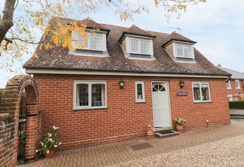 The Lodge Off High Street