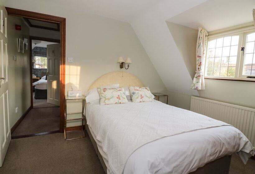 The Lodge Off High Street