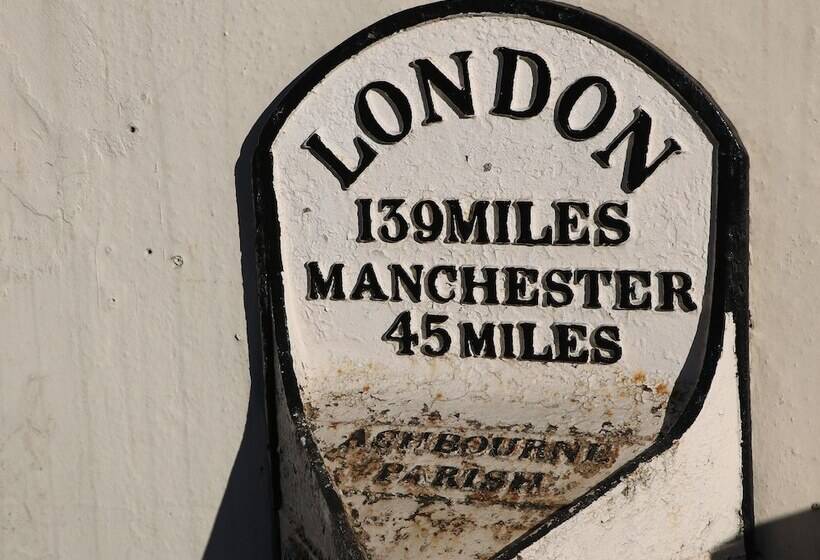 The Old Clock Makers